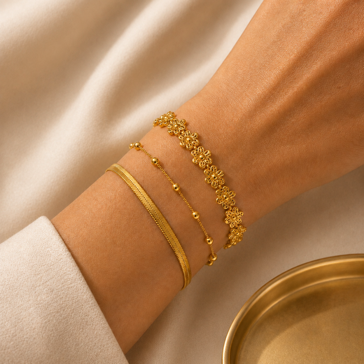 Bracelet Jonc Floral Doré - Acier Inoxydable